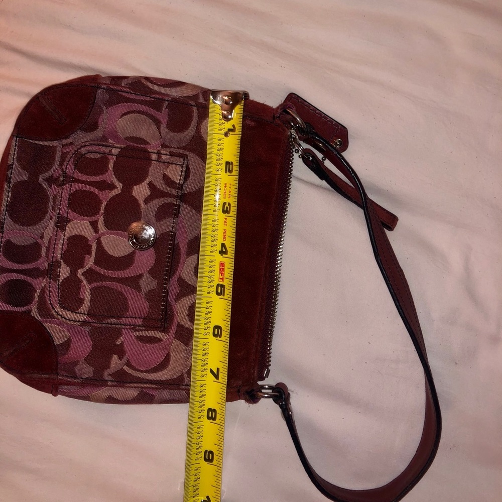 Coach Signature Mini - Picture 14 of 16